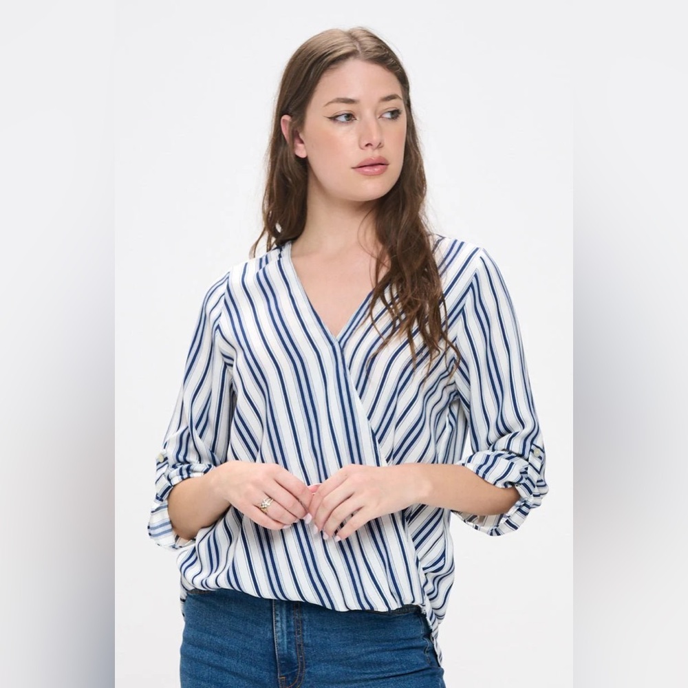 Ann Taylor 8P striped blouse fitted waist blue white